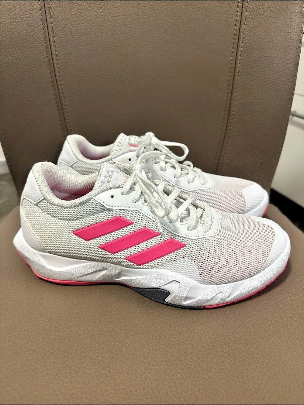 adidas Training Shoes Athletic Shoes White & Pink US 8 Like New